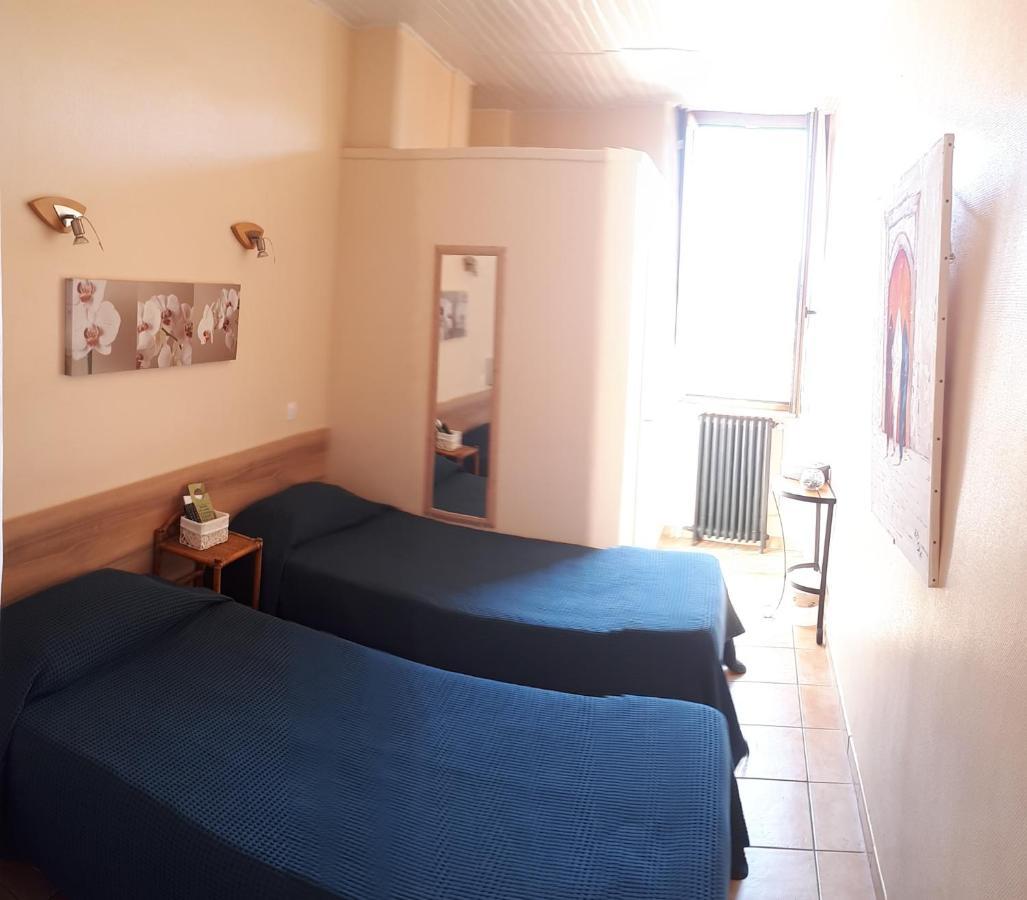 Hôtel Du Soleil Hyères Buitenkant foto